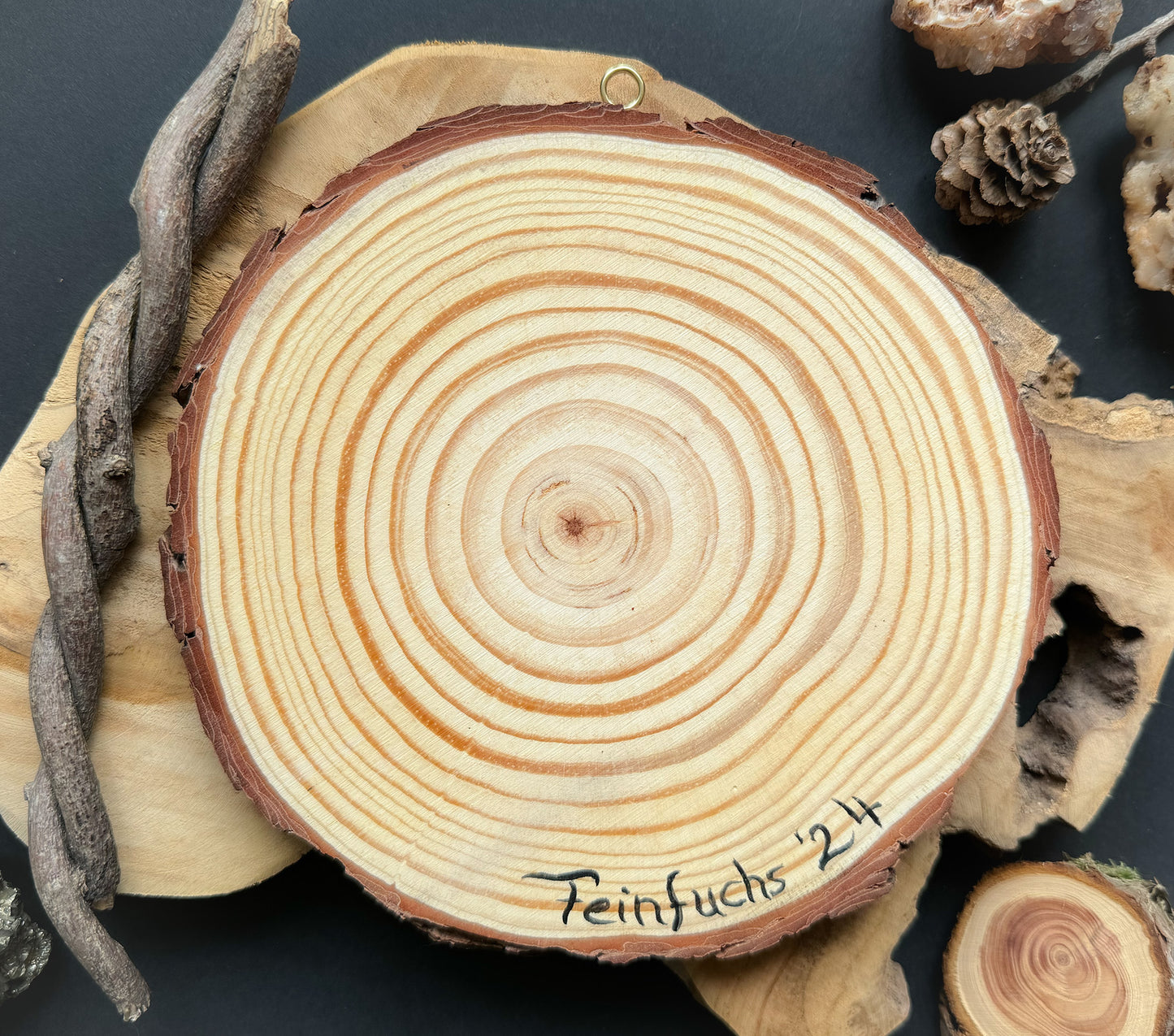 Ylva - handbemalte Holzscheibe, Viking, Hexen