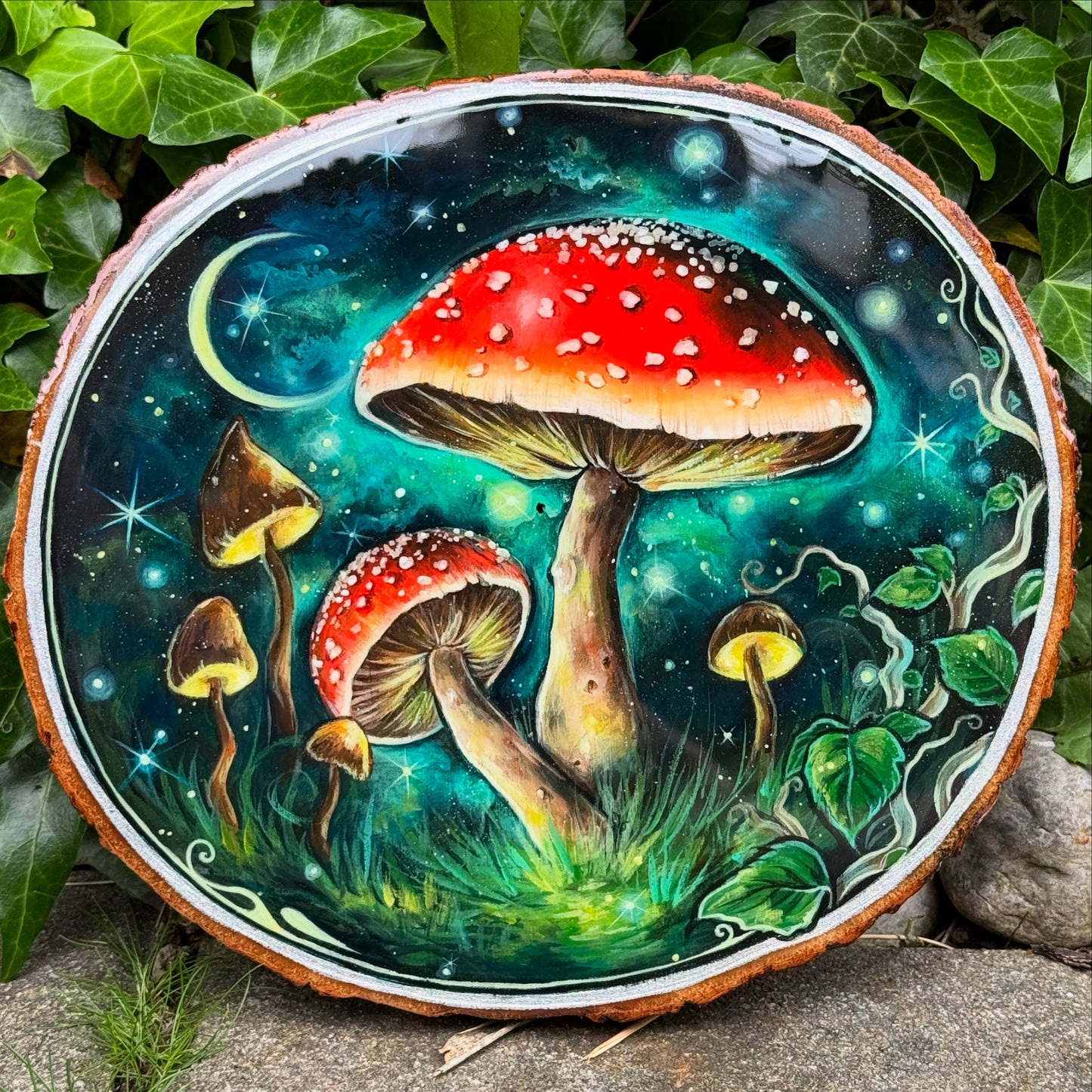 Handbemalte Holzscheibe magische Fliegenpilze