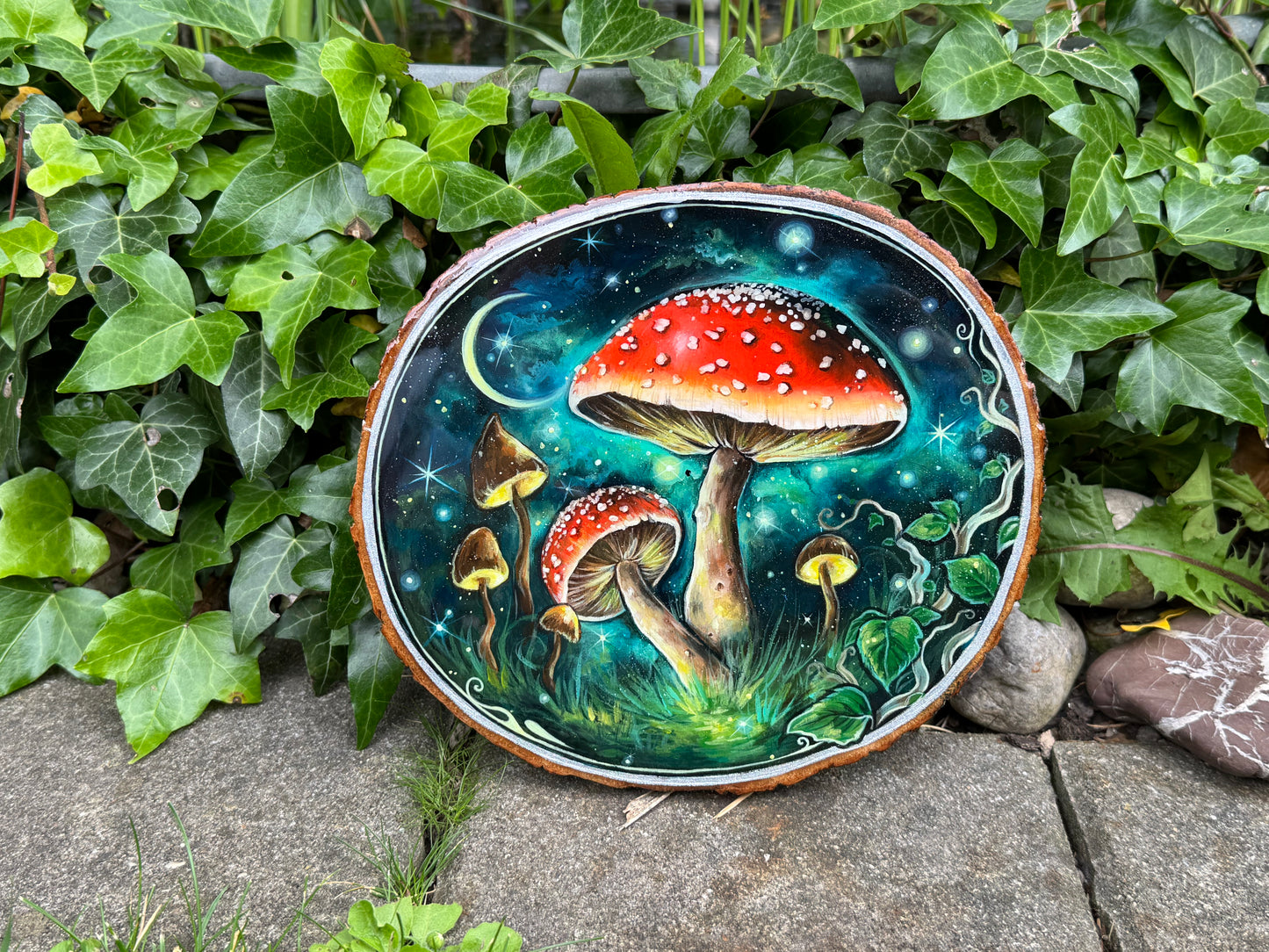 Handbemalte Holzscheibe magische Fliegenpilze
